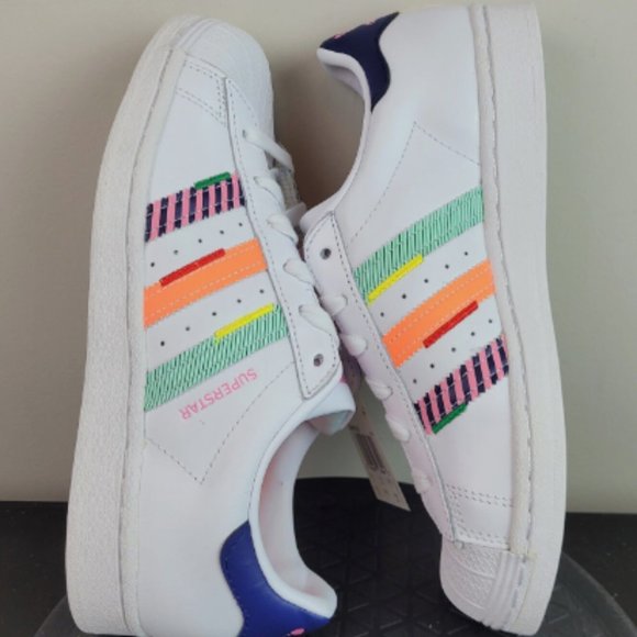 adidas gazelle silver green womens adidas Superstar Kids' Triple White 6
